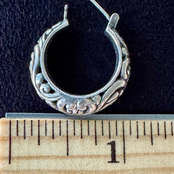 John Hardy Artisan Silver Hoop Earrings - Picture 11 of 12